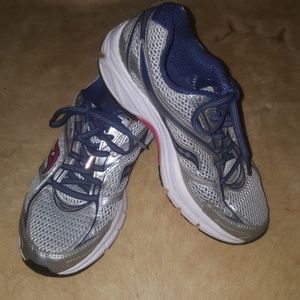 Saucony Cohesion  running shoes. Size 8
